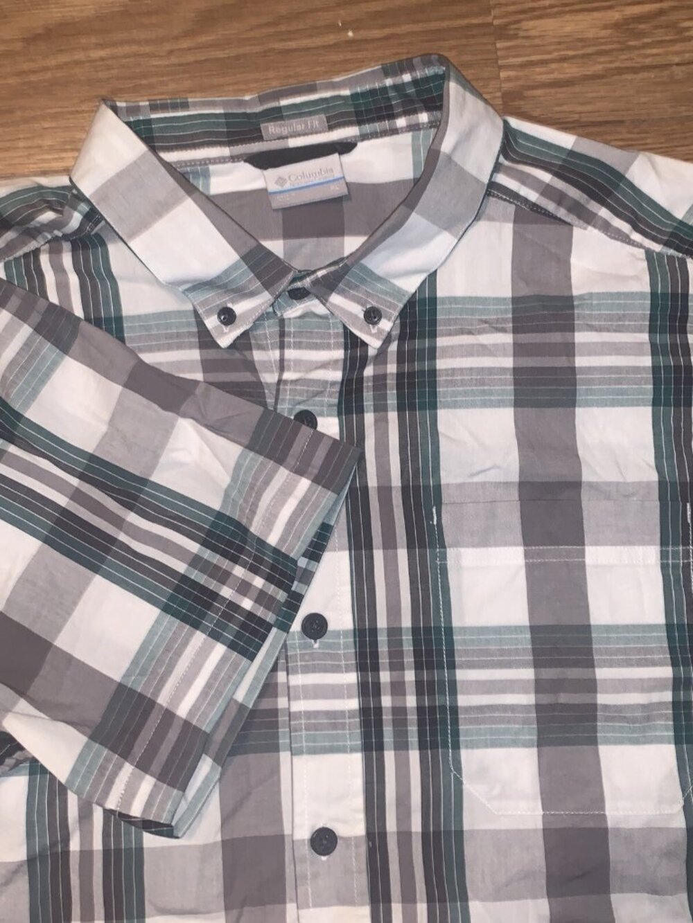 Columbia Mens Grey White Green Plaid Button Up Short Sleeve Shirt XL Regular Fit